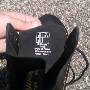 dr martens 10105